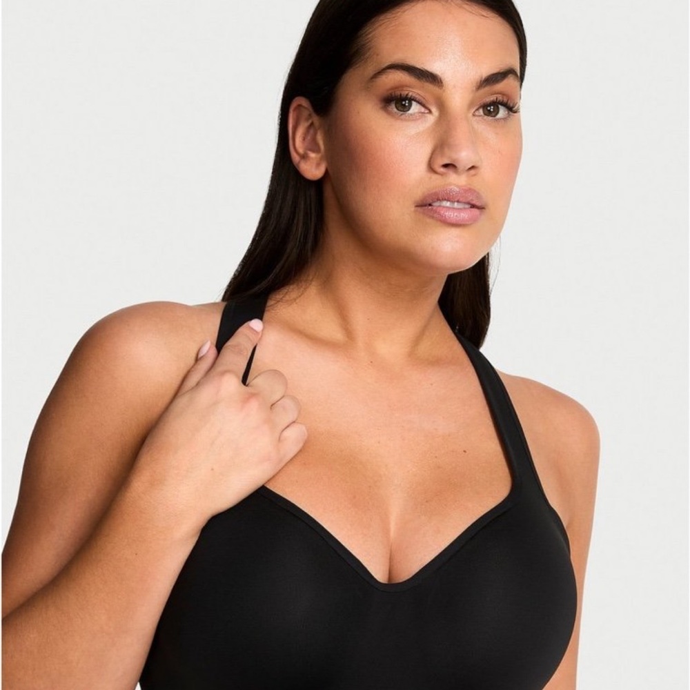 Victoria's Secret Incredible Max Black Sports Bra (32D)